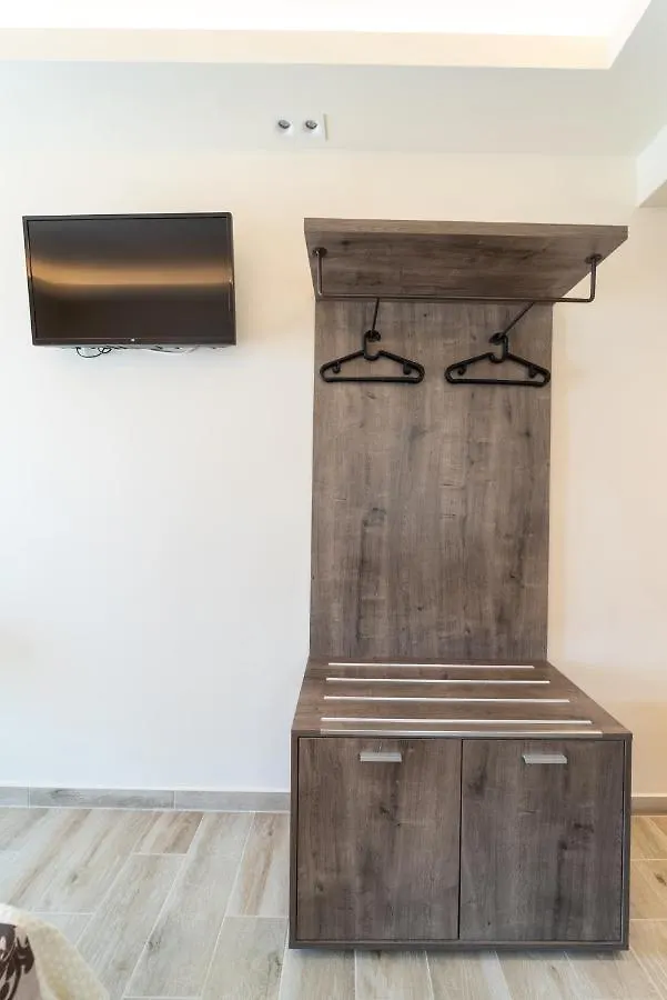 Peraía Luxury Plateia Rooms דירה
