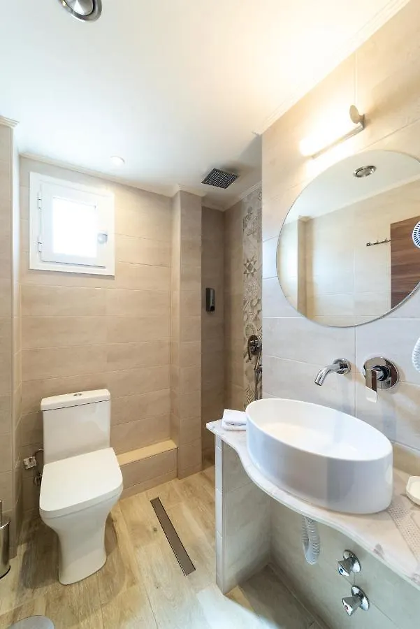 Peraía Luxury Plateia Rooms דירה