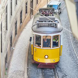 Modern Calcada Sao Francisco Ii , Lizbona Portugalia